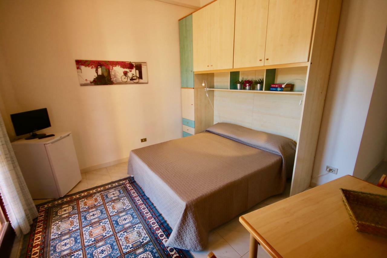 Summer Bunte Apartahotel